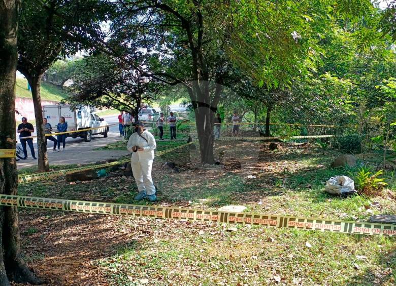 En el barrio Villanueva, de Copacabana, fue encontrado en la mañana de este domingo el cuerpo embolsado de un hombre. FOTO: CORTESÍA