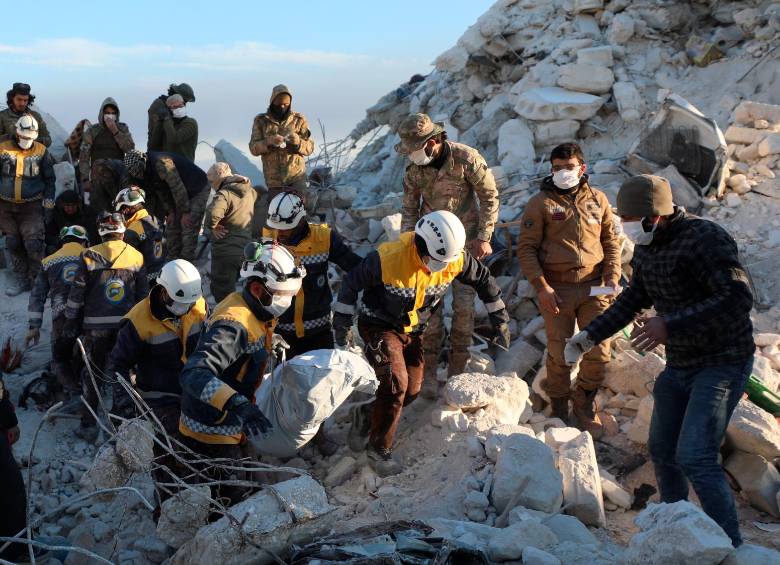Las recientes imágenes del terremoto en Turquía y Siria han puesto a circular en redes sociales antiguas creencias relacionadas con los movimientos telúricos. Foto: Efe.