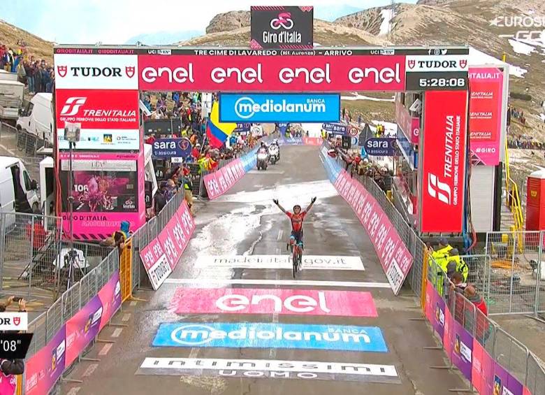 Santiago Buitrago suma su segunda victoria en una etapa del giro tras la conseguida en 2022. FOTO CAPTURA DE PANTALLA EUROSPORT