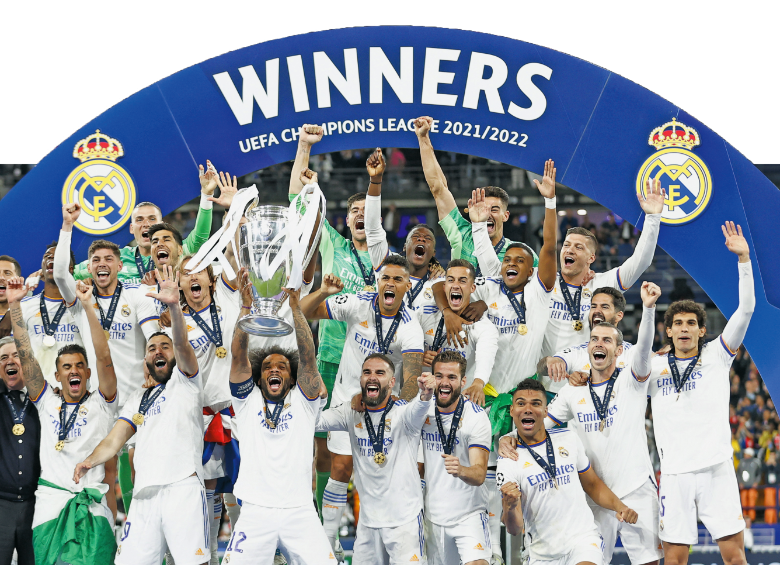 En la imagen aparece el plantel del Real Madrid festejando la Champions. Marcelo está levantando el trofeo, el brasileño acumuló su cuarta corona de la Liga de Campeones. FOTO EFE
