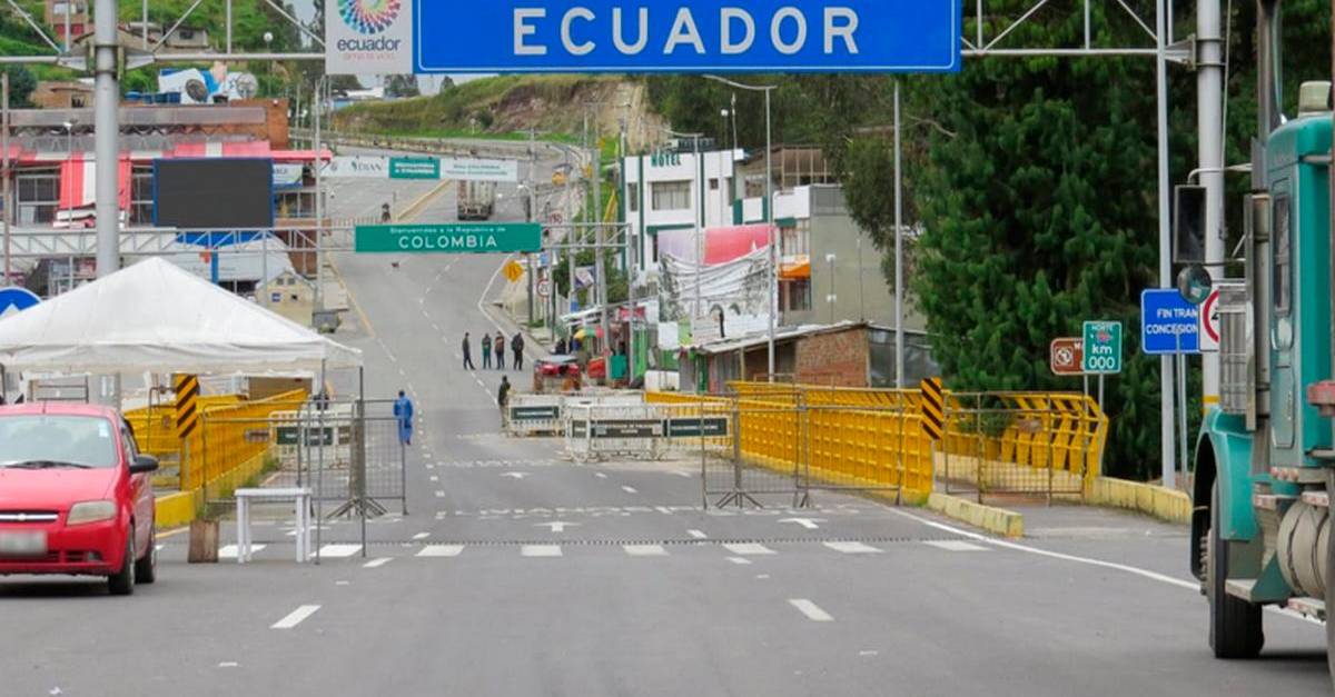 Colombia y Ecuador hablan de reabrir fronteras terrestres