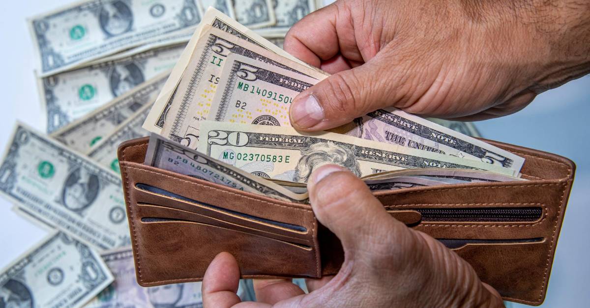 Dólar mantiene tendencia bajista por tercer día y abre la jornada a $4.405 en promedio