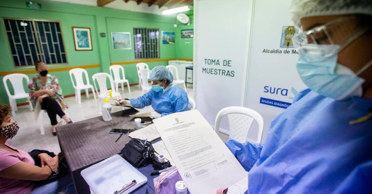 Colombia volvió a pasar de los 2.000 contagios diarios de covid-19