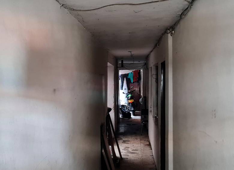 Dentro de esta vivienda, en Itagüí, otro adulto mayor fue hallado sin vida luego de tres días de no saberse nada de él. FOTO santiago olivares tobón