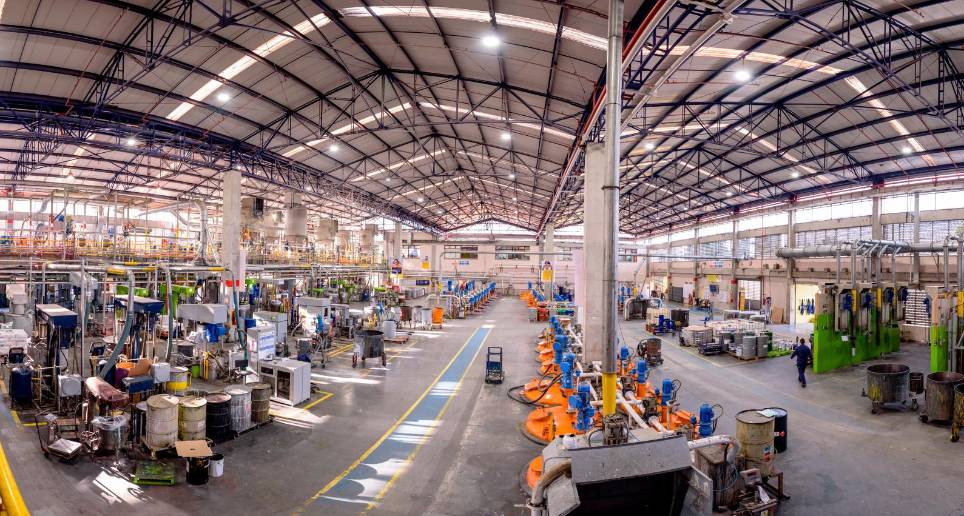 Pintuco dio origen a otras empresas como Andercol y Destisol, esta última es una envasadora de productos químicos en recipientes pequeños y aerosoles. FOTO Cortesía