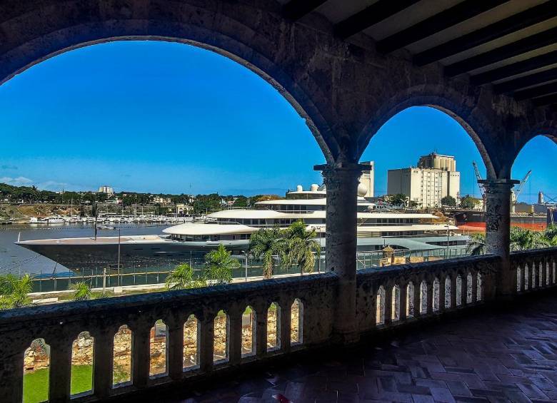 Balcón del Alcázar de Colón, el primer palacio virreinal de América. Fue construido en 1512 para Diego, hijo de Cristóbal Colón.