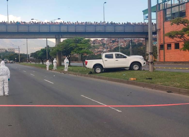 Los agentes de la Policía Judicial de la Secretaría de Movilidad de Medellín realizaron la inspección sin vida a la fallecida. FOTO: CORTESÍA