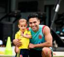 El delantero colombiano Radamel Falcao García compartió con su hijo menor, Jedidiah, durante la concentración de la Selección en Estados Unidos. FOTO CORTESIA SELECCIÓN 