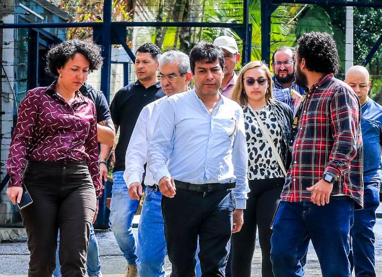 El comisionado de Paz Danilo Rueda celebró los acercamientos con el crimen organizado del Valle de Aburrá el 28 de abril. FOTO Jaime Pérez