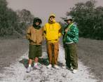 Feid, Sky y Mike Towers interpretan el tema El Cielo. FOTO Cortesía
