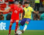 Lucas Paquetá comanda el medio campo de Brasil ante Suiza. FOTO: EFE