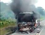 Así quedó el vehículo, según el registro de otro conductor que pasó al lado. FOTO: CORTESÍA.