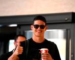 James Rodríguez llegó sonriente a la concentración de Colombia. FOTO @FCFSeleccionCol