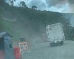 La caravana fue atacada en el sector Guadual de Cañasgordas. FOTO: CAPTURA DE VIDEO (Cortesía Denuncia Antioquia)