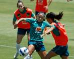 Brasil, que cuenta con Leticia Santos (verde), llega favorita a la final de la Copa. Colombia busca dar la sorpresa. FOTO EFE