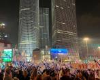Las marchas de los sábados en la noche en Tel Aviv suelen ser multitudinarias. La gente se une para rechazar la reforma judicial del Gobierno. FOTOS Daniel Valero