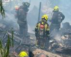 Los bomberos continúan con la atención de la emergencia. FOTO: Cortesía Dagrd