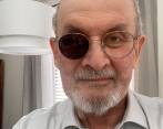 Rushdie sobrevivió al atentado y ha vuelto al ruedo con la próxima publicación de Victoria City. Foto: Redes sociales.