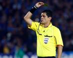 Óscar Julián Ruiz dice que le hubiera gustado tener el VAR en su época de árbitro porque lo habría salvado de muchas cosas. FOTO colprensa