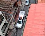 En este edificio ocurrieron los hechos. Los otros dos asaltantes huyeron y uno de ellos fue capturado. FOTO: CORTESÍA