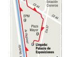 1) Desfile de 1957. 2) Transporte de silletas ese año, en camiones. 3) Recorrido 2021, en plena pandemia por el covid-19. 4) Por primera vez, solo se desfiló en el Atanasio Girardot. FOTOS el colombiano