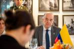 El canciller Álvaro Leyva también aclaró que para él prevalece la recta razón y el buen comportamiento. FOTO CORTESÍA 