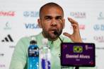 El jugador Dani Alves sigue a la espera de su juicio por violación. Su defensa habría solicitado libertad provisional. FOTO EFE 