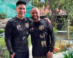 Esta es la imagen del reencuentro esta semana de Chyno y Nacho en Caracas. FOTO Tomada de Instagram