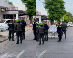 Estas fueron algunas de las escenas que se vieron después de que el odontólogo les disparara a los presuntos asaltantes. Foto: sacada de Twitter: @luchovoltios.