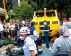 En la colisión un motociclista resultó herido, según las primeras imágenes difundidas por Denuncias Antioquia. FOTO DENUNCIAS ANTIOQUIA