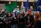 La Corte duró 523 días estudiando la demanda de Causa Justa. Una vez tomó la decisión, movimientos feministas celebraron y grupos antiaborto rechazaron los términos de la Sentencia. FOTO Colprensa
