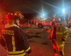 Los bomberos atendiendo la fuga de gas que se presentó en el sector urbano. FOTO: Cortesía.