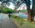 El abandono de esta menor ocurrió en la Institución Educativa República del Uruguay, en el barrio Alfonso López, comuna 5 (Castilla), de Medellín. FOTO: CORTESÍA