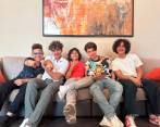 Desde la izquierda, los nuevos integrantes del grupo Menudo Ezra Gilmore, de 12 años; Andrés Emilio, de 14; Nicolás Calero, de 10; Gabriel Rossell, de 13, y Alejandro Querales, de 15. Foto EFE