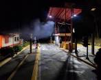 Hasta el peaje Los Llanos de Cuivá en Yarumal llegaron hombres armados que procedieron a quemar el lugar y hurtar el dinero que había recaudado. FOTO Denuncias Antioquia
