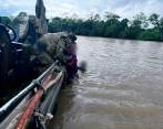 La oportuna reacción de los infantes de Marina permitió rescatar con vida a los dos menores en Vigía del Fuerte. FOTO CORTESÍA 