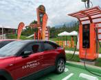 Celsia y Odinsa se unieron para ofrecerles a los usuarios de carros eléctricos un nuevo punto de recarga. FOTO cortesía