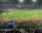 Los aficionados que entraron a la cancha estaban en una de las tribunas populares del estadio. FOTO: TOMADA DEL TWITTER DE @golesendir_