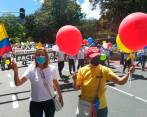 En Medellín no se han reportado incidentes hasta el momento en las manifestaciones. Imagen del que llamaron Desfile Pacífico. FOTO: Manuel Saldarriaga