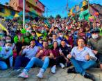 Los deportistas antioqueños visitaron la comuna 8, exactamente el barrio La Torre. FOTOS Cortesía Alcaldía de Medellín