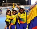 Fabriana Arias celebra su oro en Colombia en el Mundial de Ibagué. FOTO cortesía fedepatin 