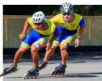 En primer plano, el tulueño Steven Villegas Ceballos, campeón mundial de patinaje de carreras, y quien buscará más medallas con Colombia en los Juegos Mundiales en Argentina. FOTO jaime pérez 