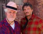 Pedro Almodóvar y Pedro Pascal en el rodaje de “Extraña forma de vida”. FOTO Instagram