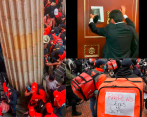 Por lo menos en tres ocasiones los manifestantes han intentado entrar a la fuerza al Congreso. El episodio más reciente fue este miércoles afuera del Salón Elíptico. FOTO tomada de video