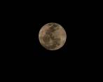 La Luna llena que inició este martes iluminará las noches de este fin de año y le dará la bienvenida al 2021. FOTO JAIME PÉREZ