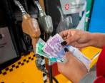 En Medellín el precio llegaría a $10.064 por galón a final de año. FOTO Camilo Suárez