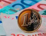 Las casas de cambio venden dólares a $4.239 en promedio, mientras que el euro lo venden a $4.471. FOTO: AFP