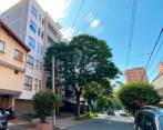 Las autoridades investigan qué tipo de relación tenía este hombre con sus victimarios luego del crimen ocurrido en este edificio de Belén Rosales. FOTO: CORTESÍA