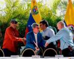 Mesa de negociación entre el Gobierno de Gustavo Petro y la guerrilla del ELN. FOTO: AFP
