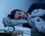 Si pasa más de media hora intentando conciliar el sueño, lo mejor es que se levante de su cama y se distraiga en otras actividades. FOTO: SSTOCK